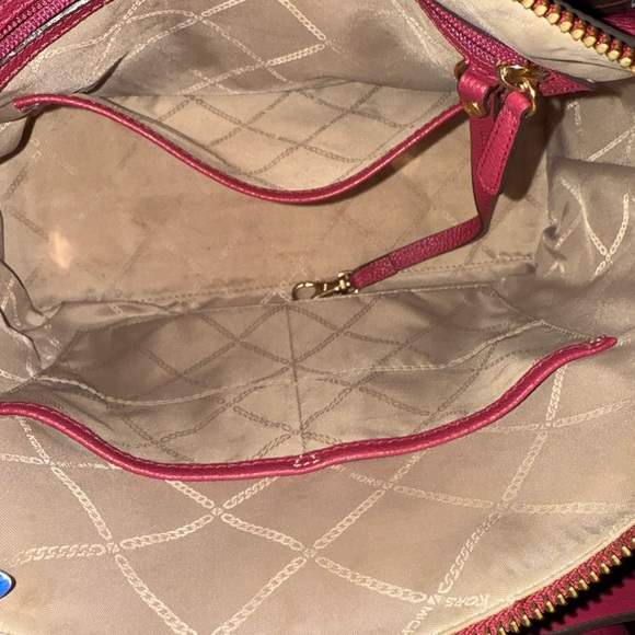 Michael Kors Mercer Leather Tote & wallet - Picture 6 of 16